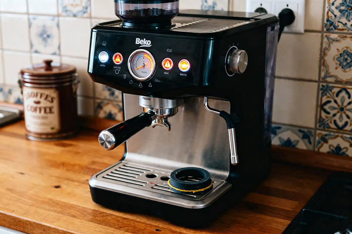 Problème machine à café Beko : causes, solutions et entretien